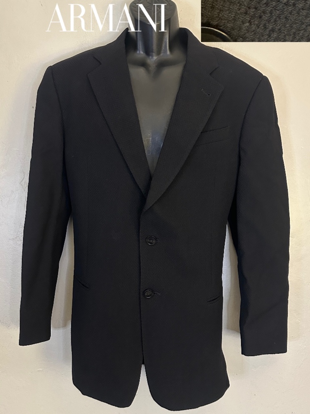 Armani Collezioni Textured Blazer 42R Gently worn Made in Italy 95% wool/5% elas
